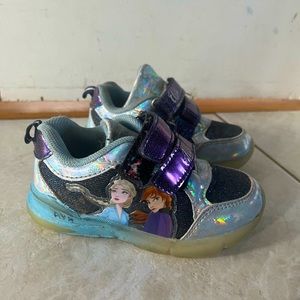 Toddlers/girl size 7 Frozen sneakers